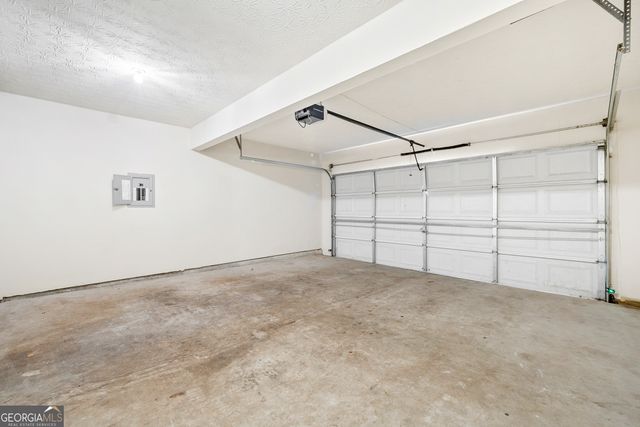 2951 Two Lake Circle, Atlanta, GA 30349