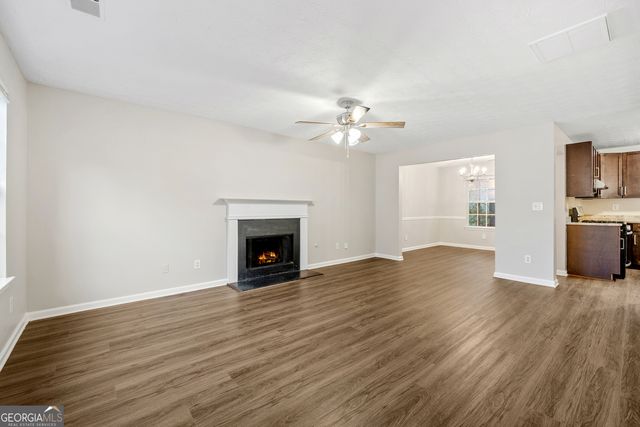 2951 Two Lake Circle, Atlanta, GA 30349