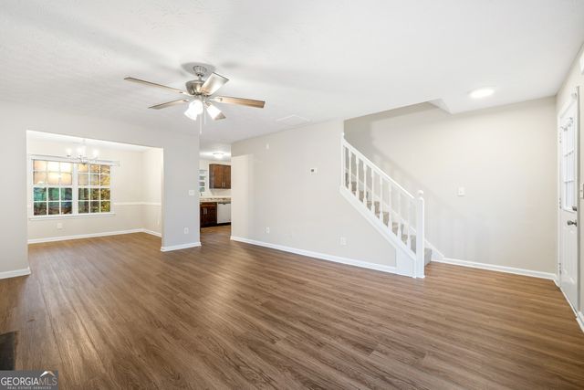 2951 Two Lake Circle, Atlanta, GA 30349