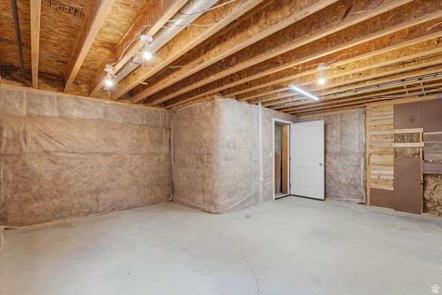 4732 S WEST PARK DR, Roy, UT 84067