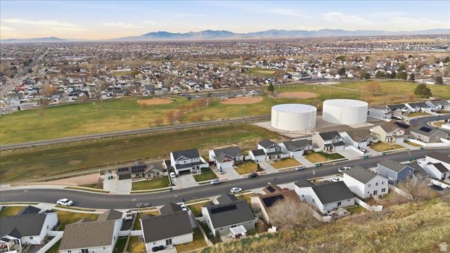 4732 S WEST PARK DR, Roy, UT 84067