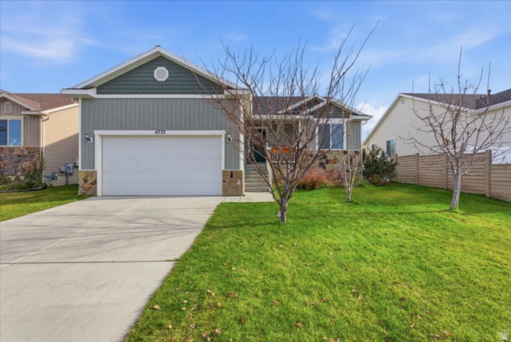 4732 S WEST PARK DR, Roy, UT 84067
