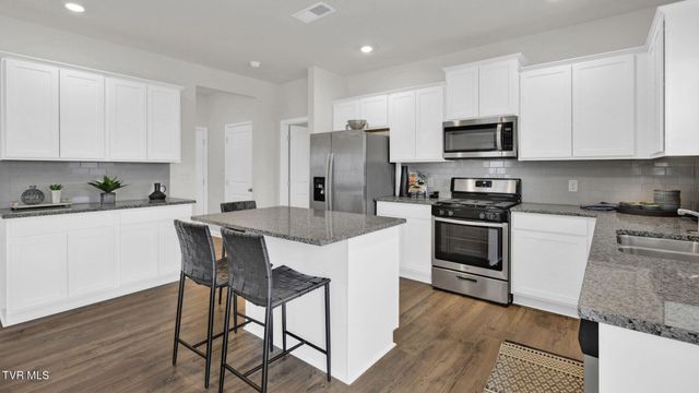 559 Fieldcrest Road, Blountville, TN 37617