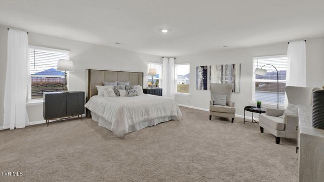 559 Fieldcrest Road, Blountville, TN 37617