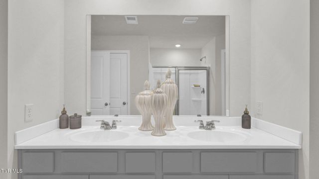 559 Fieldcrest Road, Blountville, TN 37617