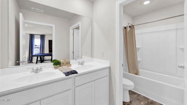 559 Fieldcrest Road, Blountville, TN 37617