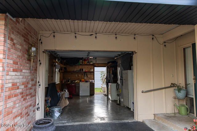 2131 Seneca Dr, Madison, IN 47250