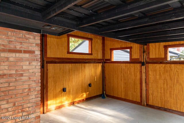 2131 Seneca Dr, Madison, IN 47250