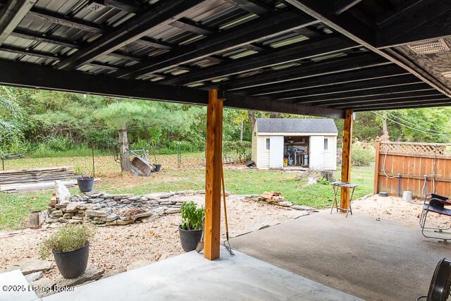 2131 Seneca Dr, Madison, IN 47250