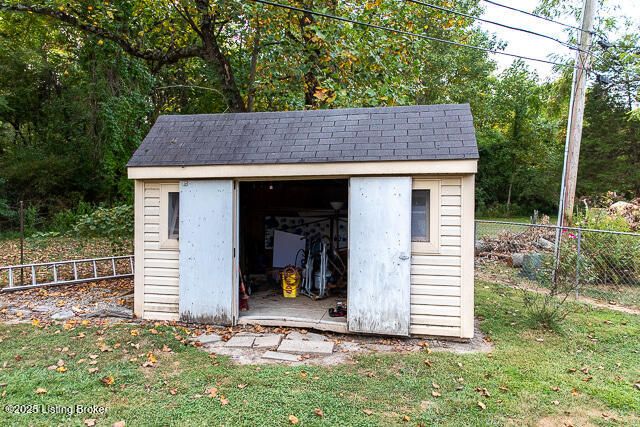 2131 Seneca Dr, Madison, IN 47250