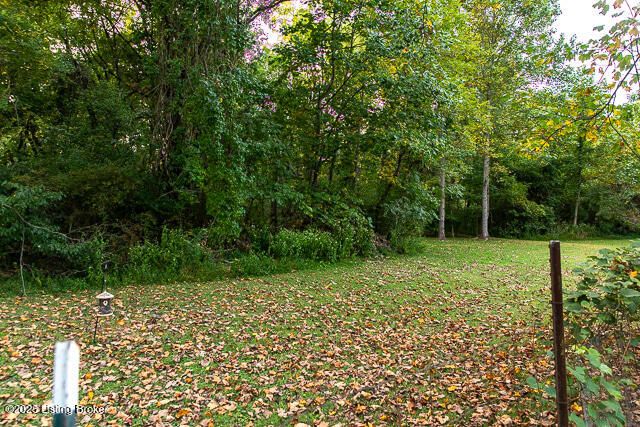 2131 Seneca Dr, Madison, IN 47250