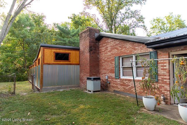 2131 Seneca Dr, Madison, IN 47250