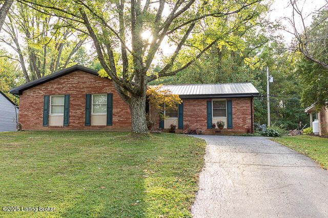 2131 Seneca Dr, Madison, IN 47250