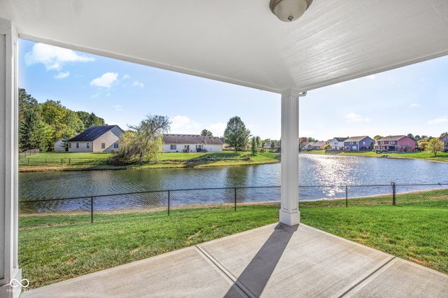 745 S Summerhaven Court, New Palestine, IN 46163