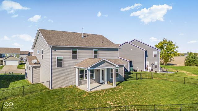745 S Summerhaven Court, New Palestine, IN 46163