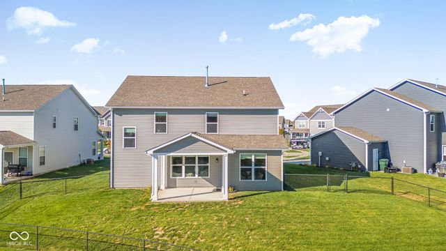 745 S Summerhaven Court, New Palestine, IN 46163