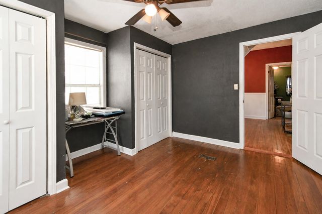 2212 N Howard Avenue, Springfield, MO 65803