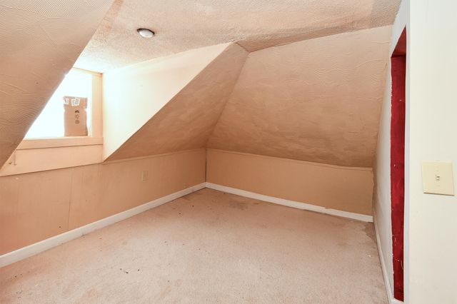 2212 N Howard Avenue, Springfield, MO 65803