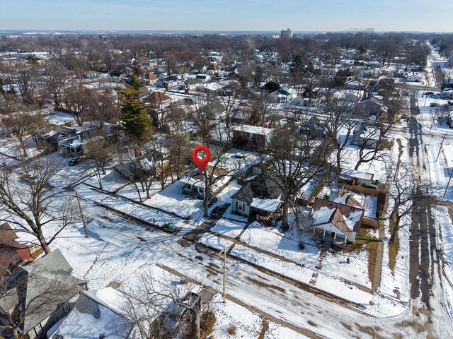 2212 N Howard Avenue, Springfield, MO 65803