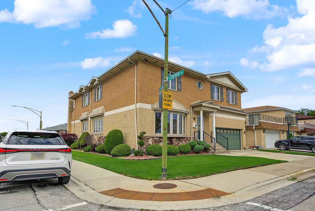 4700 N Chester Avenue, Chicago, IL 60656 — exterior