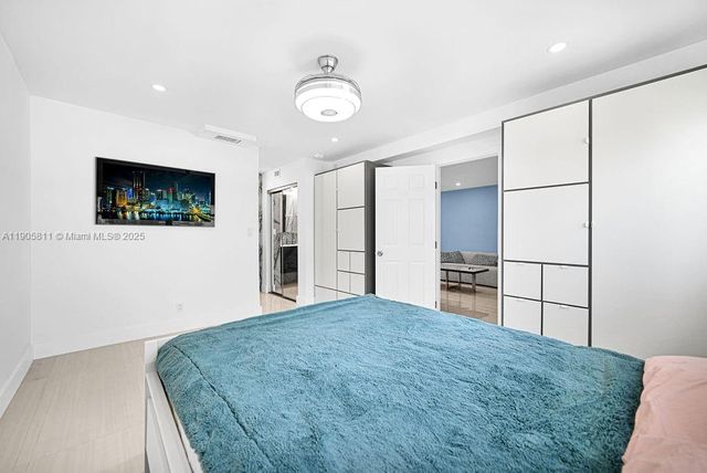 410 SE 2nd St 223, Hallandale Beach, FL 33009