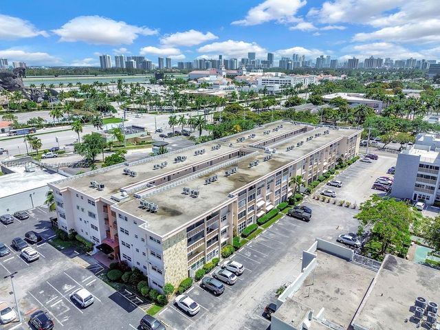 410 SE 2nd St 223, Hallandale Beach, FL 33009