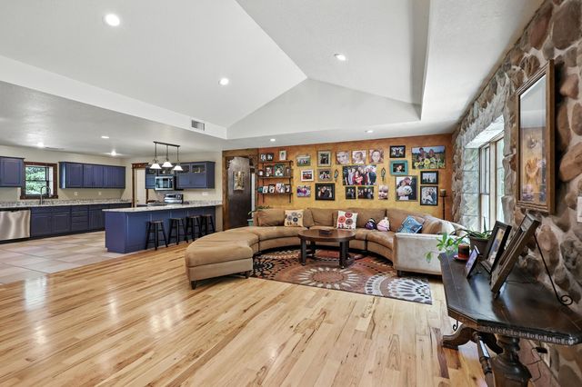 21078 Colt Lane, Diamond, MO 64840