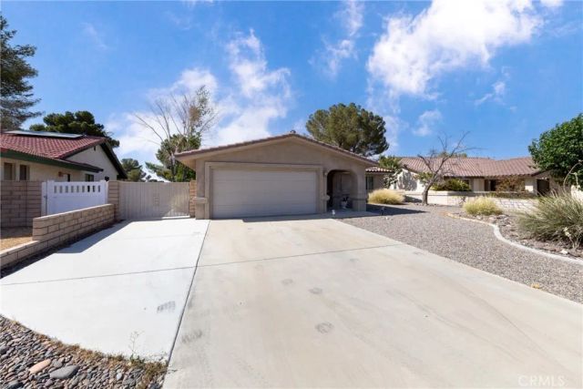 15090 Orchard Hill Lane, Helendale, CA 92342
