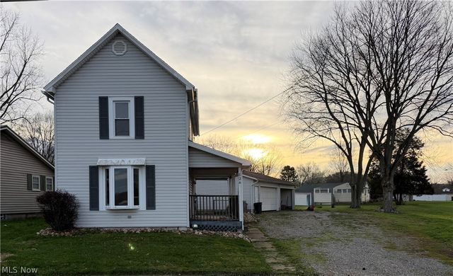 824 Goshen Avenue SE, New Philadelphia, OH 44663