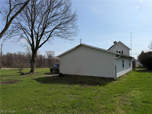 824 Goshen Avenue SE, New Philadelphia, OH 44663