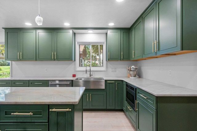 231 SIOUX LANE, Green Bay, WI 54301