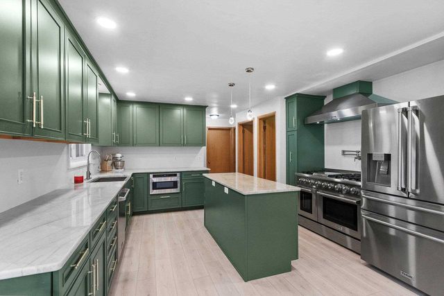 231 SIOUX LANE, Green Bay, WI 54301