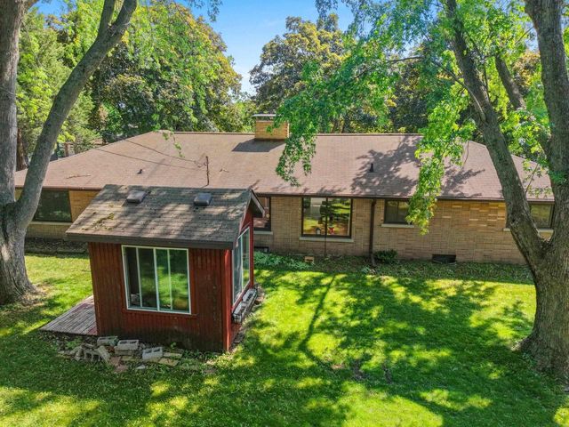 231 SIOUX LANE, Green Bay, WI 54301
