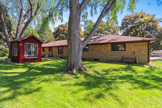 231 SIOUX LANE, Green Bay, WI 54301