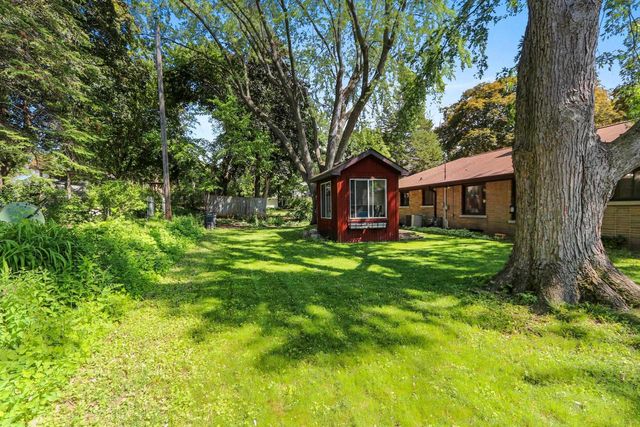 231 SIOUX LANE, Green Bay, WI 54301