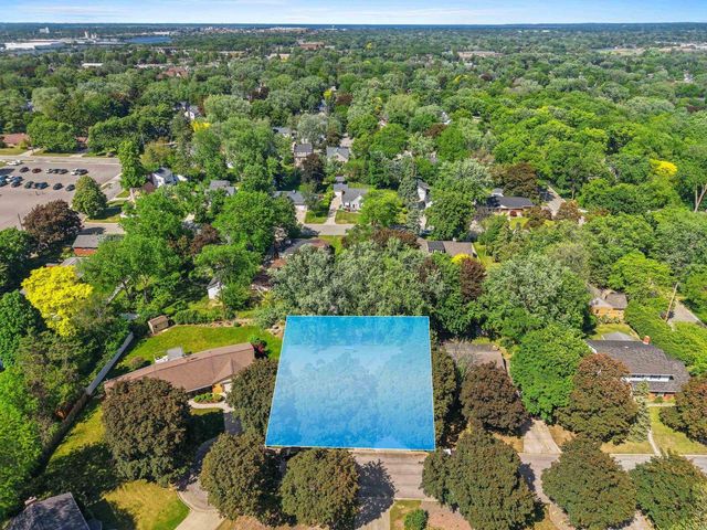 231 SIOUX LANE, Green Bay, WI 54301