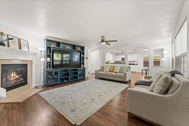 42 Bowie Bend Court, The Woodlands, TX 77385