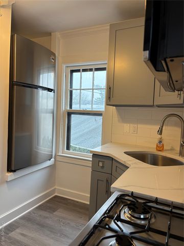 225 Lexington Avenue, Oyster Bay, NY 11771