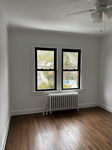 225 Lexington Avenue, Oyster Bay, NY 11771