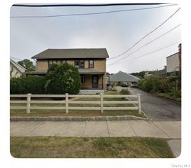 225 Lexington Avenue, Oyster Bay, NY 11771