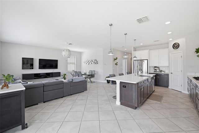 9731 IVORY DR, Ruskin, FL 33573
