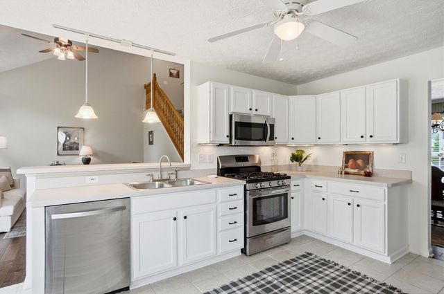 6043 Congressional Drive, Westerville, OH 43082