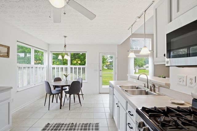 6043 Congressional Drive, Westerville, OH 43082