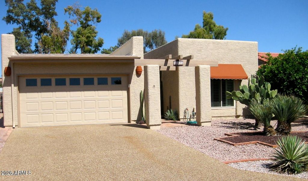 26621 S Lakemont Drive, Sun Lakes, AZ 85248