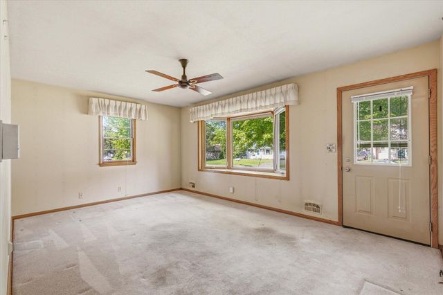 2584 Herschel Street, Roseville, MN 55113