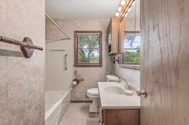 2584 Herschel Street, Roseville, MN 55113