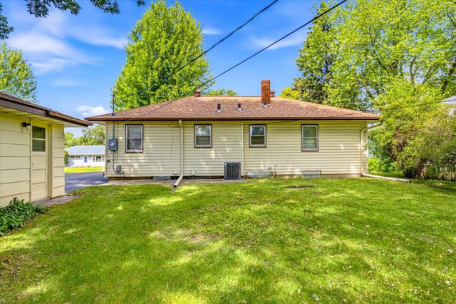 2584 Herschel Street, Roseville, MN 55113