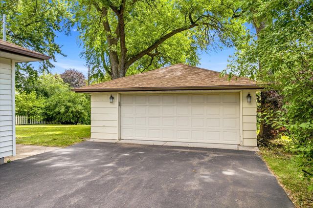 2584 Herschel Street, Roseville, MN 55113