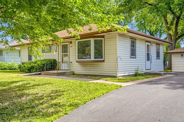 2584 Herschel Street, Roseville, MN 55113