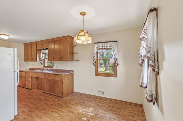 2584 Herschel Street, Roseville, MN 55113